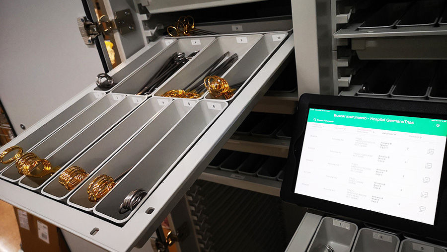 Operatie-instrumententrolley met de BSM-app op een tablet