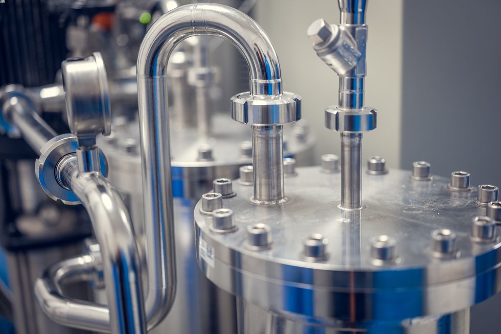 Close-up van het B. Braun AQUAboss waterbehandelingssysteem voor hemodialysetoepassingen van bovenaf 